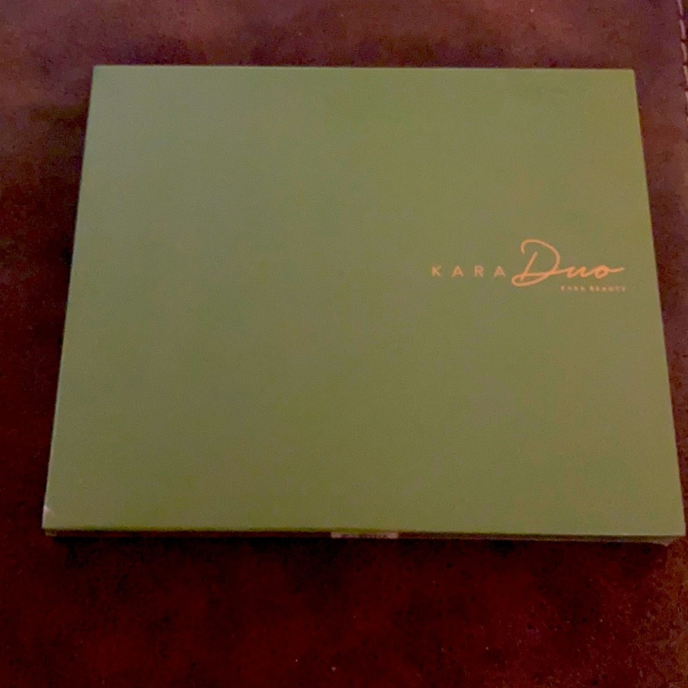 Kara dúo Time Traveler Shadow Palette